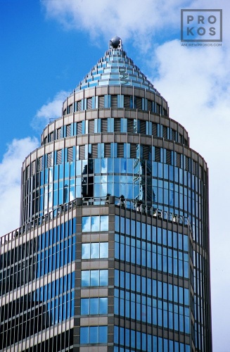 The crown of 750 Lexington Avenue in Midtown Manhattan by architect Helmut Jahn, New York City