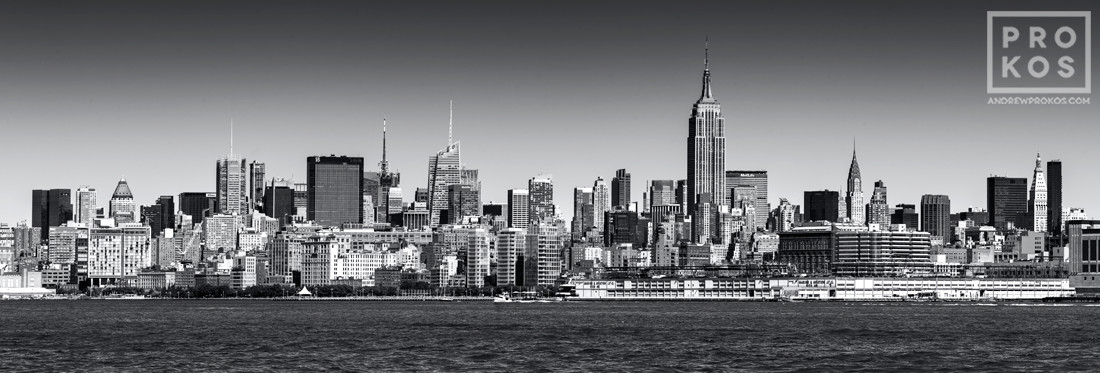 new york skyline black and white panoramic