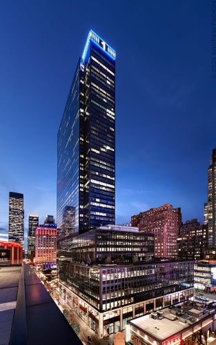 A view of Penn 1 tower, New York City, at night. Photographed by architectural photographer Andrew Prokos for Vornado Realty Trust. Andrew is available for commercial, advertising and architectural photo shoots worldwide.