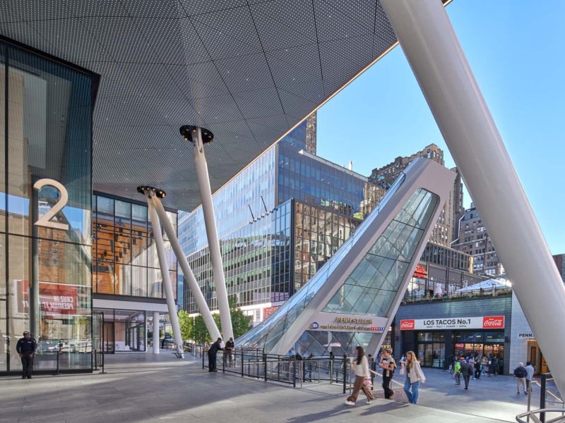 A view of the Bustle at Penn 2 and the entrance to Penn Station at Plaza 33 by Mdeas Architects. Photographed by architectural photographer Andrew Prokos for Vornado Realty Trust.