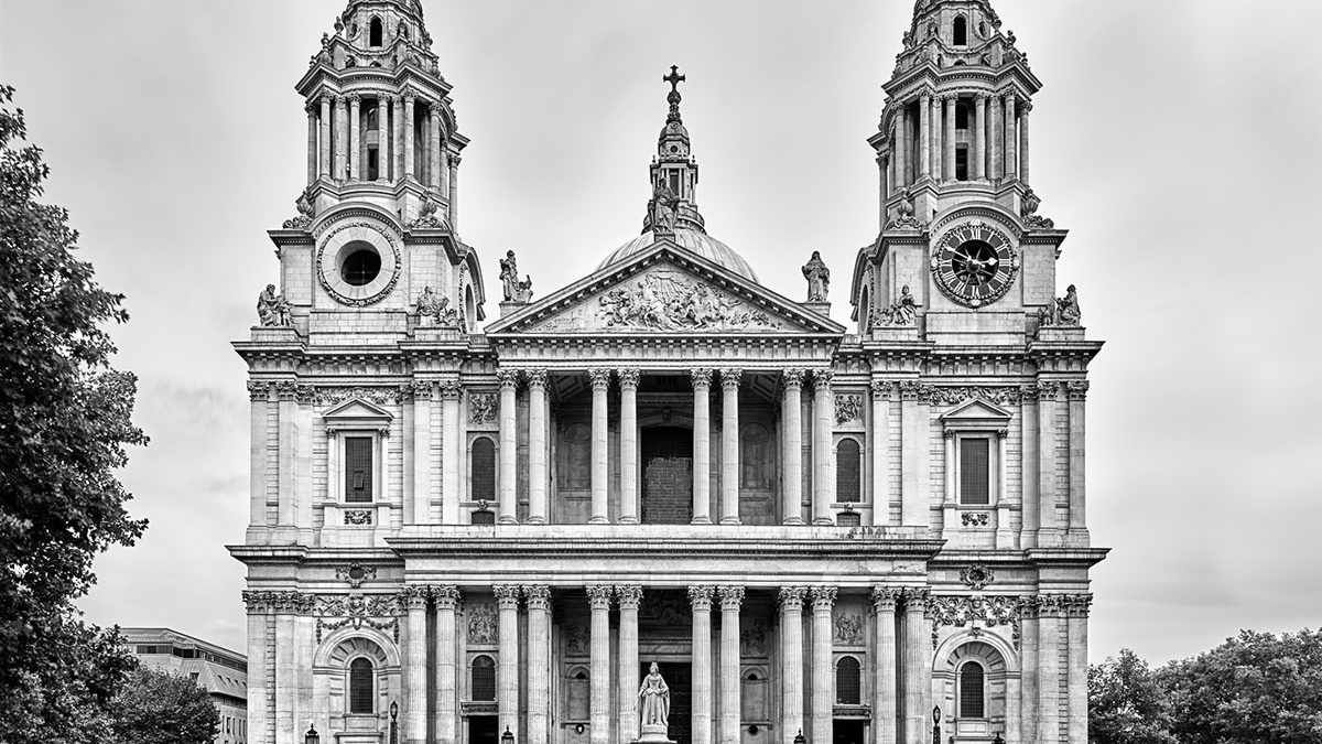 Flux Cathedralis (St. Paul's Cathedral) - B&W Long-Exposure Photograph