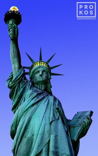 ［希少］Godspeed Statue of Liberty S 送料無料 The Statue of Liberty at Dusk - Framed Photograph by Andrew Prokos
