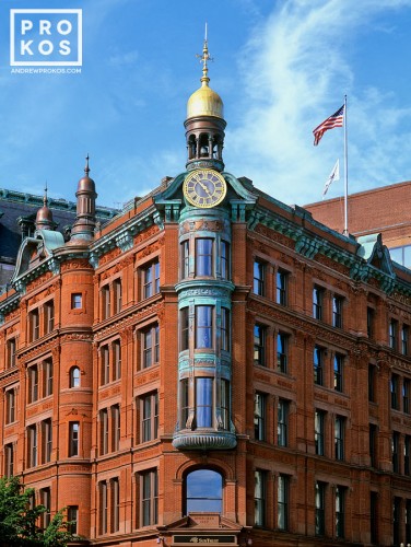A view of the Suntrust Bank Building, Washington DC